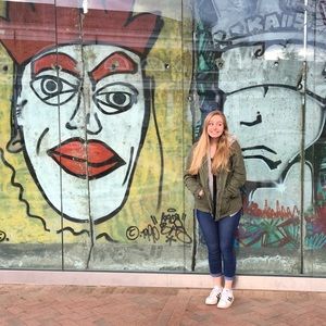 Meet your Posher, Liz